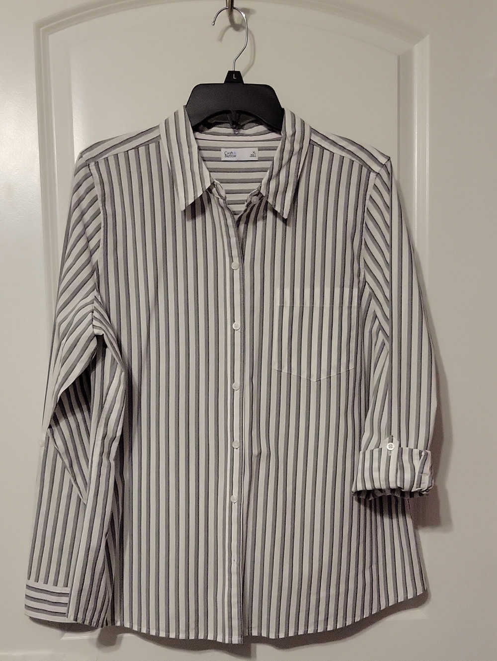 Croft & Barrow Women's XL Oxford Button Up, Gray/white/black Striped. Like New.